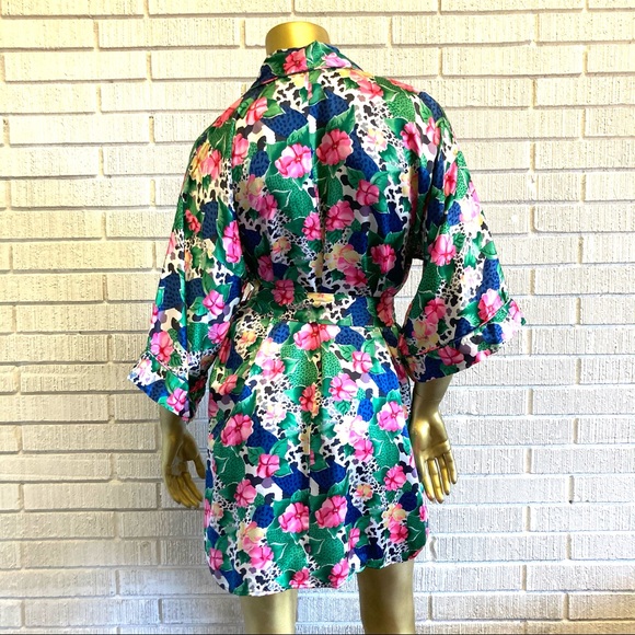 EUC VICTORIAS SECRET SILK FLORAL PRINT ROBE O/S - Picture 3 of 8